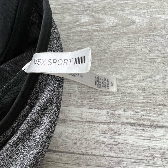 Victoria's Secret VSX Knockout Front Zip Sports Bra 32D Gray Black Padded - Picture 9 of 9